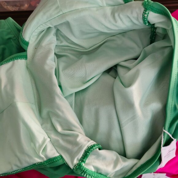 Cupshe Green Halter Neck Ruched One-Piece Slimming Swimsuit Medium Fully Lined - Picture 7 of 9